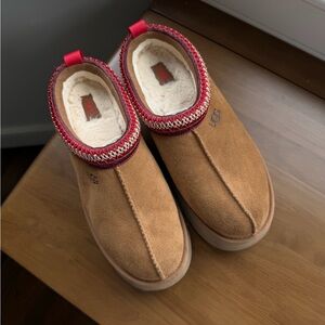 Ugg Tasman Platform Slides Chestnut / UGG Tazz